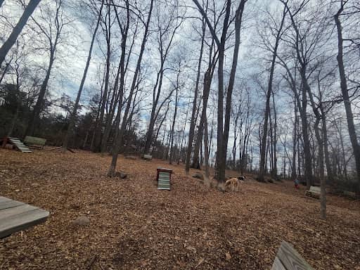 Off-leash dog park Dulles Gateway Dog Park in Chantilly VA