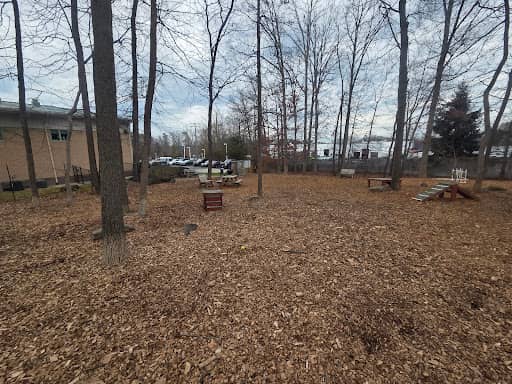 Off-leash dog park Dulles Gateway Dog Park in Chantilly VA